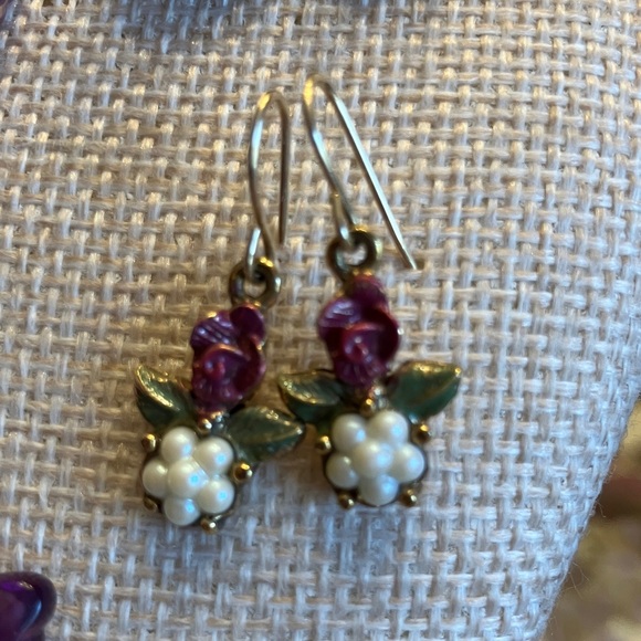 SEVEN BEAUTIFUL PAIRS OF PIERCED EARRINGS - Picture 11 of 13